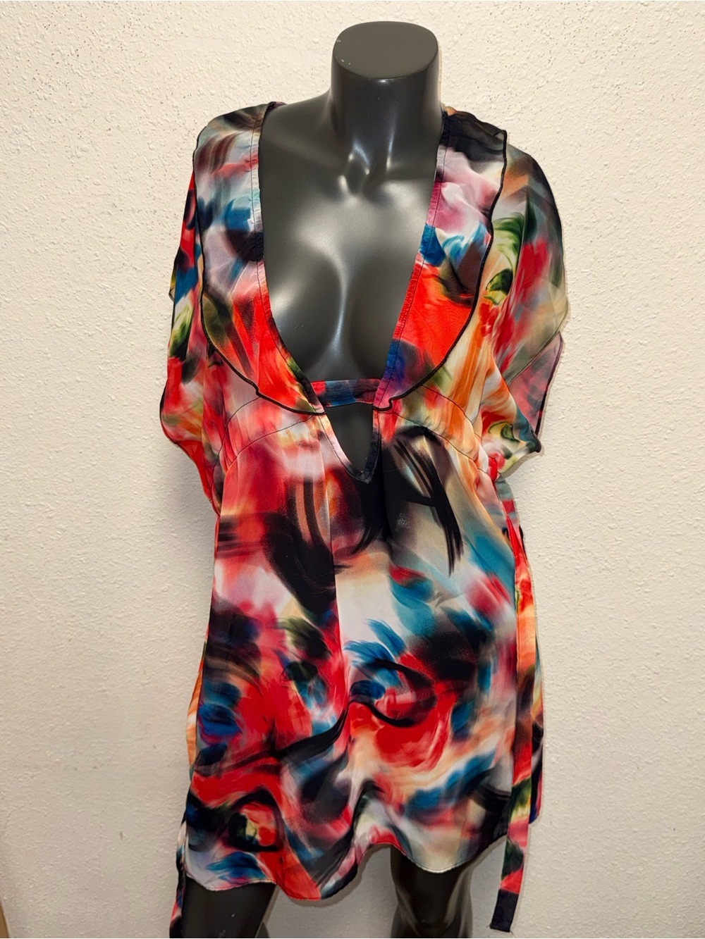 BECCA Multicolor Floral V-Neck Blouse